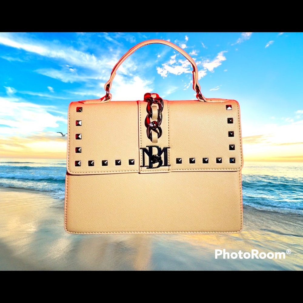 Badgley Mischka Crossbody Bag
New Women Color: Beige
